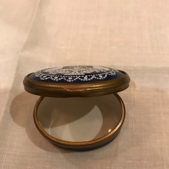 Halcyon Days Enameled Bird Trinket Box - Picture 4 of 4